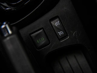 Renault Captur 1.2 TCe Dynamique | Automaat | Navi | Camera | Keyless | Climate control | Trekhaak / 18