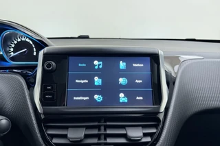 Peugeot 2008 1.2T Blue Lease Allure | 130PK | Trekhaak | Navigatie pakket | Climate control | Panorama dak | Climate Control | Camera achter | / 27