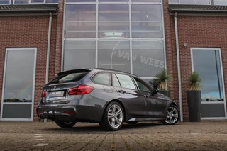 BMW 3-serie Touring 318i Corporate Lease Executive | M Sport pakket | Stoelverwarming | LED | Navigatie Professional | Bluetooth | Sportstoelen | M-sportstuur | PDC | Shadow Line / 6