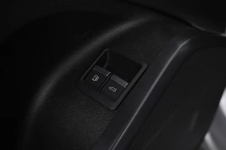 Audi Q5 Sportback 55 TFSI e S edition  Electrische trekhaak, Apple carplay / Android auto, Panorama dak, S line! / 20