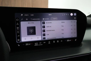 Audi Q3 1.5 272pk e-hybrid S edition Trekhaak Camera Keyless Panoramadak Stoelverwarming Virtual Cockpit Navigatie 2x S-Line / 35