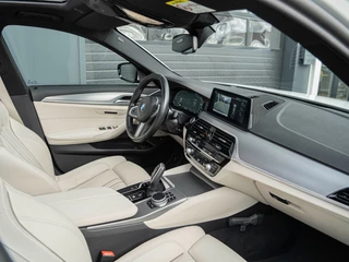 BMW 5-serie 530e iPerformance High Executive / 23