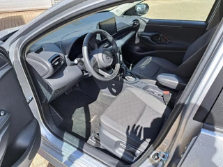 Toyota Yaris 1.5 Hybrid 115 DYNAMIC STOEL/STUURVERW BLIND SPOT PARK-SENSOREN NAVI 16'' LM-VELGEN KEYLESS CAMERA APPLE/ANDROID AD-CRUISE CLIMA LED / 8
