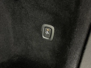 Volvo V60 2.0 B3 Momentum Advantage TREKHAAK CARPLAY NAVI ADAPTIEF CRUISE CAMERA. / 59