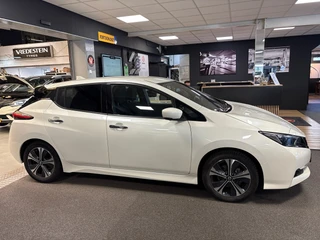 Nissan LEAF N-Connecta 40 kWh / camera / Navigatie / cruisecontrol /boeken/stoelverw / 7