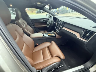 Volvo V60 2.0 T6 Recharge AWD Inscription  | Trekhaak | Pano | LED | Keyless | Adapt. Cruise | Apple/Android | Four C / 33
