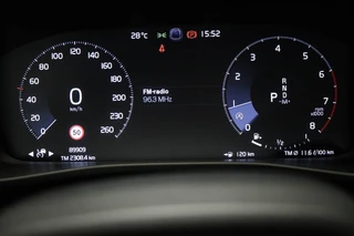 Volvo XC40 2.0 T4 | PANORAMADAK | BLIS | DAB | APPLE | ON CALL | 20" / 5