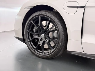 Porsche Taycan Turbo 93 kWh VAN:89.900,- VOOR:84.877 ,- UW HERFSTVOORDEEL:5.023,- SOH 91% | SPORT CHRONO | HEAD-UP | CARBON PAKKET | ALCANTARA STOELEN + HEMEL | DUAL SCHERM | PSCB KERAMISCH GECOATE REMMEN | BURMESTER PREMIUM AUDIO | STOELVERWARMING + STUURWIELVERWARMING | STOELVENTILATIE | MEMORY SEATS | PORSCHE DEALER ONDERHOUDEN | 360° CAMERA | VERKEERT IN NIEUWSTAAT | ALL-IN PRIJS | 12 MAANDEN BOVAG GARANTIE / 16