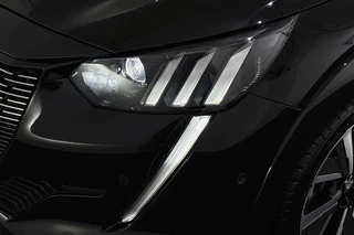Peugeot 208 1.2 PureTech GT Panoramadak Camera Apple CarPlay / 19