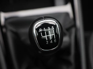 Škoda Scala 1.0 TSi 110 Pk Sport Business | Parkeersensoren | Adaptive Cruise | Panorama dak | Climatronic | Navigatie | Carplay | 16 Inch | 97.324 Km !! / 26