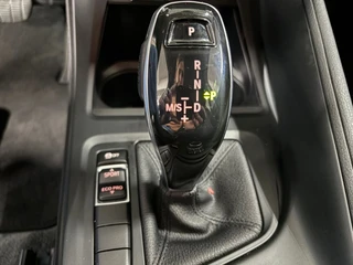 BMW X1 SDrive18i Executive/ NL auto/ Automaat/ Parkeersensoren / 32