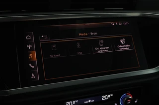 Audi Q3 35 TFSI 150pk Business Edition Trekhaak Camera Stoelverwarming LED Virtual Cockpit Navigatie Panoramadak / 26