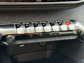 Peugeot 3008 Première 1.2 PureTech 130PK Navigatie, Achteruitrijcamera, Keyless, Elektrische Kofferklep, Trekhaak, Apple Carplay, Android Auto / 30