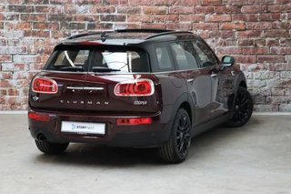 MINI Clubman Cooper Serious Business / Navigatiesysteem Professional / Panoramadak / Harman Kardon / Climate Control / 17 Inch / LED-koplampen / Parkeersensoren / Cruise Control / Lichtpakket / 5