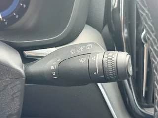 Volvo XC60 2.0 B4 Momentum Business  | Keyless | LED | Apple/Android | PDC v+a incl. Camera | Google | Elekt. Klep / 24