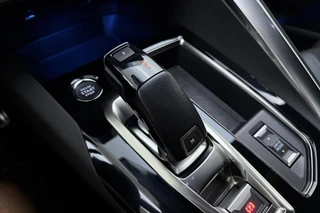 Peugeot 5008 1.2T 130pk Automaat GT | Black Pack | Elektr. achterklep | Stoelverwarming | Navigatie | 7 Persoons | / 32