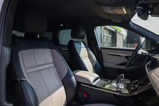 Land Rover Range Rover Evoque 1.5 P300e AWD R-Dynamic SE  | NAP! | MERIDIAN SURROUND | ELEK TREKHAAK | STOELVERW | CAMERA | APPLE CARPLAY | / 19