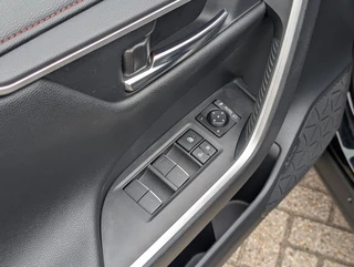 Toyota RAV4 2.5 Plug-in Hybrid AWD Style TREKHAAK ALARM STOEL- & STUUR VERWARMING ELEK. ACHTERKLEP EN BEST.STOEL. STOFFEN BEKL. / 16