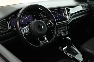 Volkswagen T-Roc 1.5 TSI 150pk DSG Sport Black Style Keyless Camera Virtual Cockpit Navigatie / 4