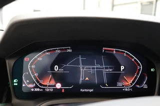 BMW 3 Serie Sedan 318i Executive Sport Line Automaat  / Live Cockpit Professional / Stoelverwarming / Parkeersensoren voor+achter / LED / 18 Inch / DAB / Climate Control / Shadow Line / Extra Getint Glas / Apple CarPlay / Cruise Control / Lichtpakket / 31
