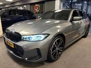 BMW 3-serie Touring 330e xDrive M-pakket facelift / Panorama-dak / head-up / 360 camera / Harman-Kardon / 4