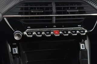 Peugeot 208 1.2 Hybrid 110 e-DCS6 Allure 2+6 jaar garantie / 36