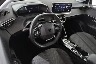 Peugeot 208 1.2 Hybrid 100 e-DCS6 Allure / 6
