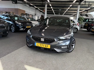 SEAT Leon 1.5 eTSi DSG 150pk FR Bns. Intense KEYLESS/CAMERA/VIRTUAL/18INCH/WINTERPACK