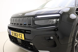 Jeep Avenger Altitude 54 kWh | Adaptive Cruise control | Climate control | Camera | 18" Lichtmetalen velgen | Getint glas | Keyless | Bluetooth | Draadloze telefoonlader / 21