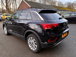 Volkswagen T-Roc 1.5 TSI 150PK AUTOMAAT! KEYLESS/LED/ADAP.CRUISE/CARPLAY / 8