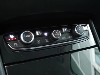 Opel Grandland 1.6 Turbo Hybrid Business Executive | Stoelverwarming en ventilatie | 225 PK | 19 inch lichtmetalen velgen | Lederen bekleding | Parkeersensoren v+a | Elektrisch verstelbare bestuurdersstoel / 41