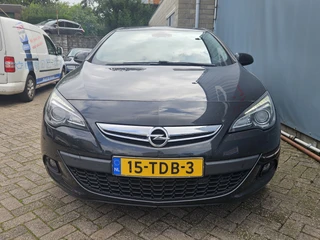 Opel Astra GTC 1.6 Turbo Sport / 5