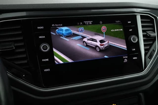 Volkswagen T-Roc 1.5 TSI 150pk R-Line Sport Camera Navigatie / 30