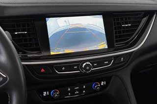 Opel Insignia Grand Sport 1.5 Turbo Business Executive Schuif-/Kanteldak Trekhaak Achteruitrijcamera / 18
