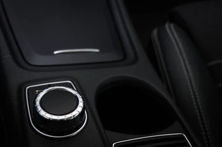 Mercedes-Benz GLA-klasse 180 Ambition | URBAN PACK | PANORAMADAK | STOELVERWARMING | TREKHAAK | 18" / 38