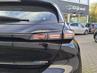 Peugeot 308 1.6 Plug-in Hybrid 180 Active Pack Business / 34
