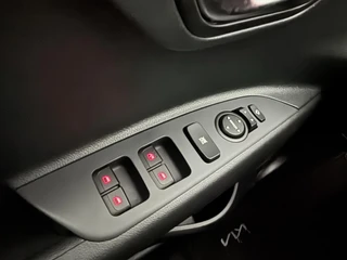 KIA Stonic 1.0 T-GDi MHEV 100pk DCT7 DynamicPlusLine / 13