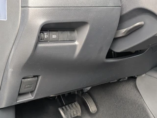 Toyota Aygo X Hybrid 115 Play GO PACK LICHTMETAAL APPLE & ANDROID CRUISE CONTROL METALLIC LAK / 16