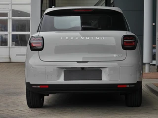 Leapmotor B03X ProMax Design 53 kWh 382KM WLTP l Hoge Zit & Verrassend Ruim! l Stoel- en Stuurwielverwarming l 360 Camera l Wireless Apple Carplay & Android Auto l Full-LED l 14,6'' Display l 18'' Lichtmetalen Velgen / 5