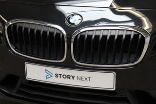 BMW 2 Serie Active Tourer 220i Executive Automaat  / Navigatiesysteem / Adaptieve LED koplampen / Hifi / Stoelverwarming / 16 Inch / Parkeersensoren voor+achter / Bluetooth / Cruise Control / Elektrische Achterklep / Verstelbare Achterbank / 10