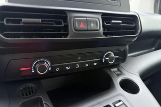 Citroen ë-Berlingo Live 50 kWh 100% Elektrisch | 5 Persoons | DAB Radio | Geen kilometers | Parkeersensoren | Mistlampen | Licht en regensensor | Armsteun / 21