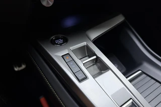 Peugeot 408 1.2 Hybrid 145 e-DCS6 GT | Automaat | Adaptieve cruise control | Stuurverwarming | Elektrisch bedienbare achterklep | Lichtmetalen velgen | Keyless entry en start | Full led / 25