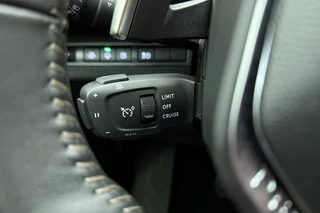 Peugeot 3008 1.6 HYbrid 180 Allure Pack Business | 19 inch | Automaat | Navigatie | Camera | Climate control | Parkeersensoren / 23