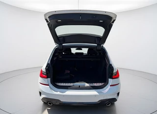 BMW 3-serie Touring 330e M sport ACC Trekhaak / 12