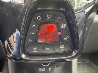 Toyota Aygo 1.0 VVT-i x-clusiv / 28