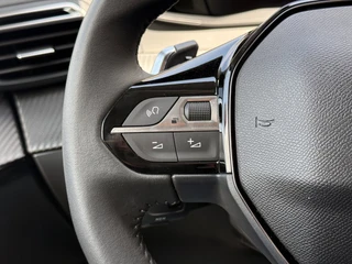 Peugeot 208 1.2 Hybrid 110 e-DCS6 Allure / 21