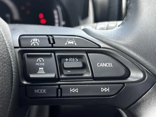 Toyota Yaris 1.5 Hybrid 115 Dynamic LM-VELGEN 16'' APPLE/ANDROID LED NAVI KEYLESS CAMERA CLIMATE PRIVACY GLASS NL-AUTO / 18
