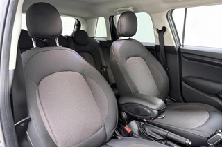MINI 5-Deurs 1.5 Cooper 60 Years Edition Automaat | Navigatie | Climate control | Parkeersensoren |5 Deurs | Lichtmetalen velgen black | Keyless / 14