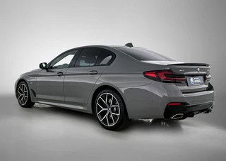 BMW 5-serie 545e xDrive M Sport | Camera | Adaptive Cruise | Stoelverwarming | / 8