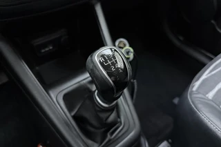 Kia Venga 1.6 CVVT DynamicPLusLine | Trekhaak | Cruise control | Airco | Achteruitrijcamera | Navigatie | Lichtmetalen velgen / 23